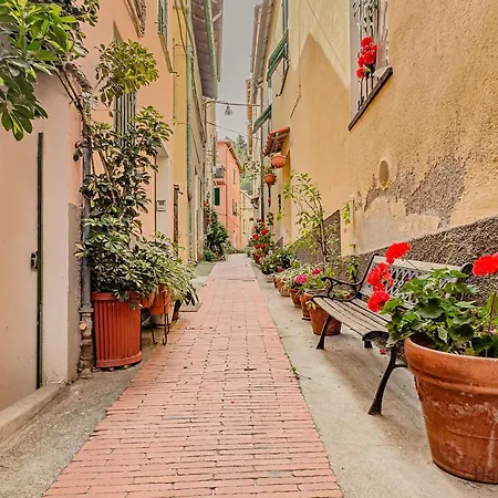 The Historic Oil Mill- Romantic Retreat Apartament *