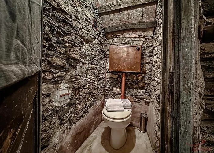 The Historic Oil Mill- Romantic Retreat Apartament *