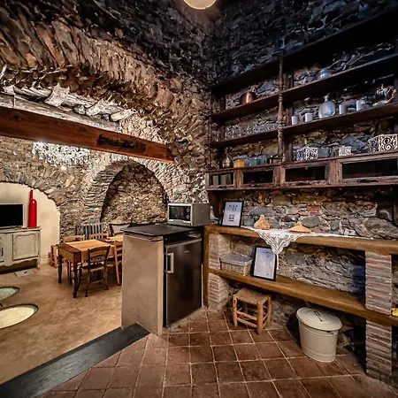The Historic Oil Mill- Romantic Retreat Apartmán *